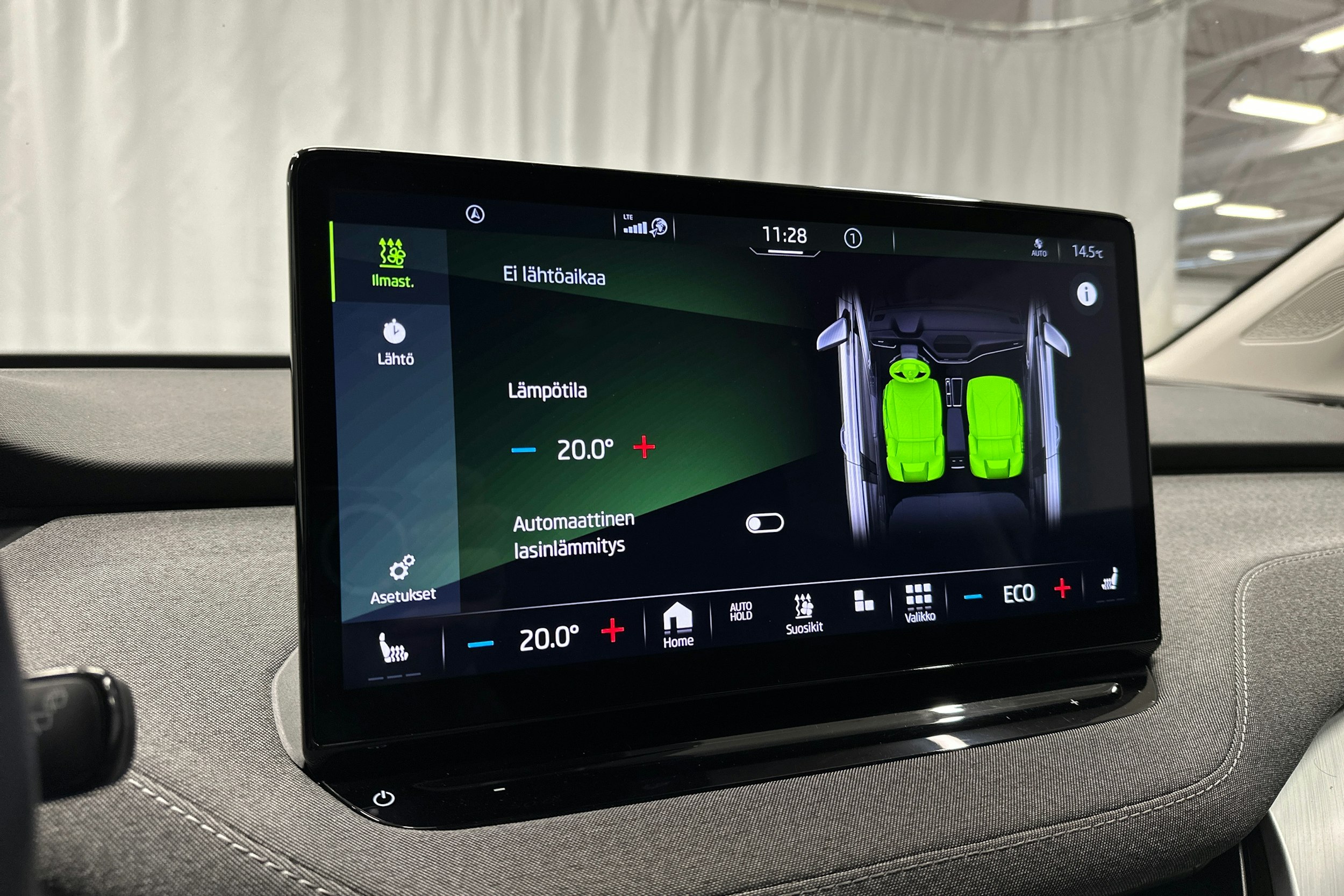 harmaa Skoda Enyaq 2022 kuva 21.