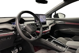 musta Skoda Enyaq 2022 kuva 7.