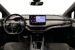 musta Skoda Enyaq 2022 kuva 9.