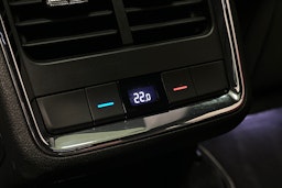 musta Skoda Enyaq 2022 kuva 17.