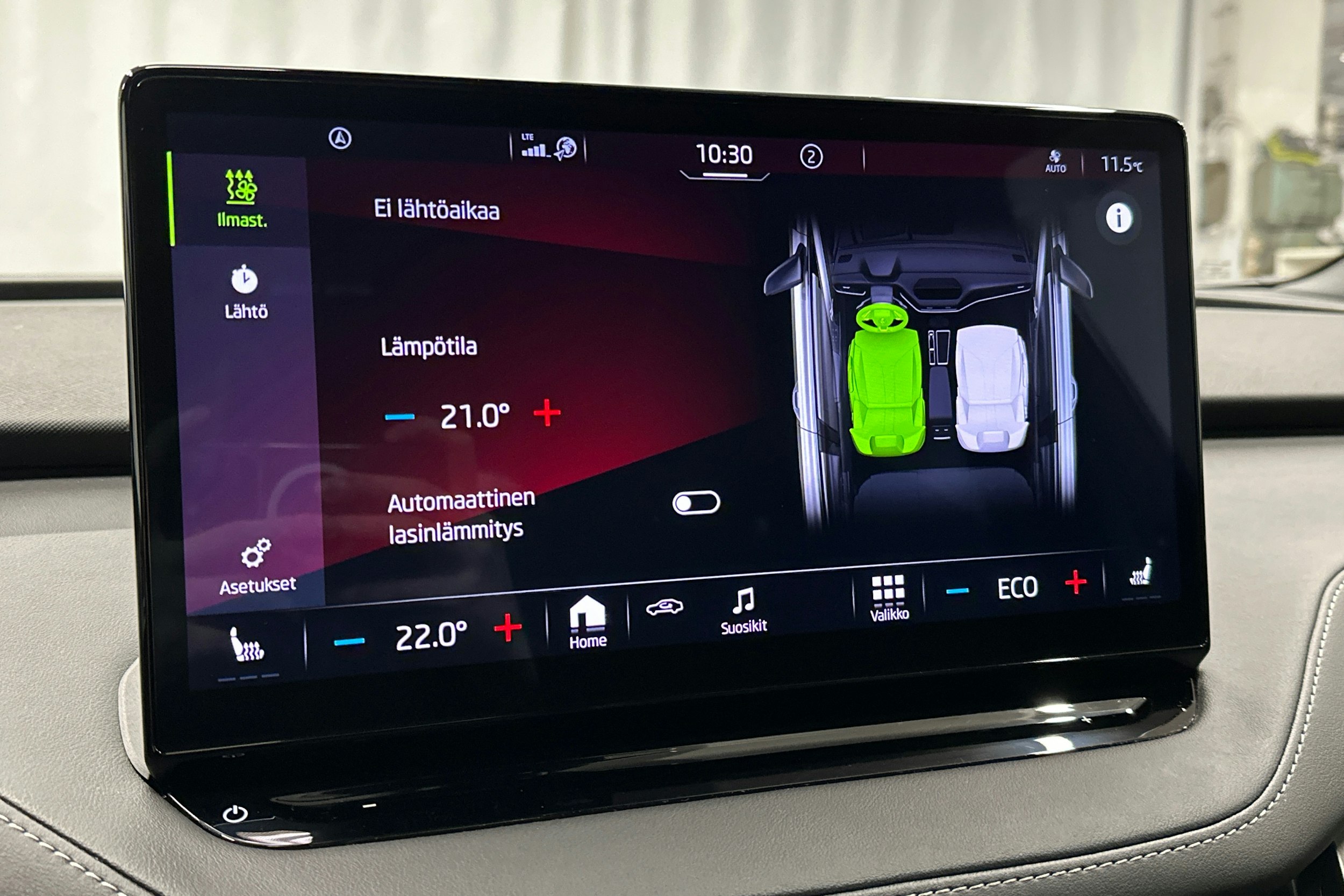 musta Skoda Enyaq 2022 kuva 27.