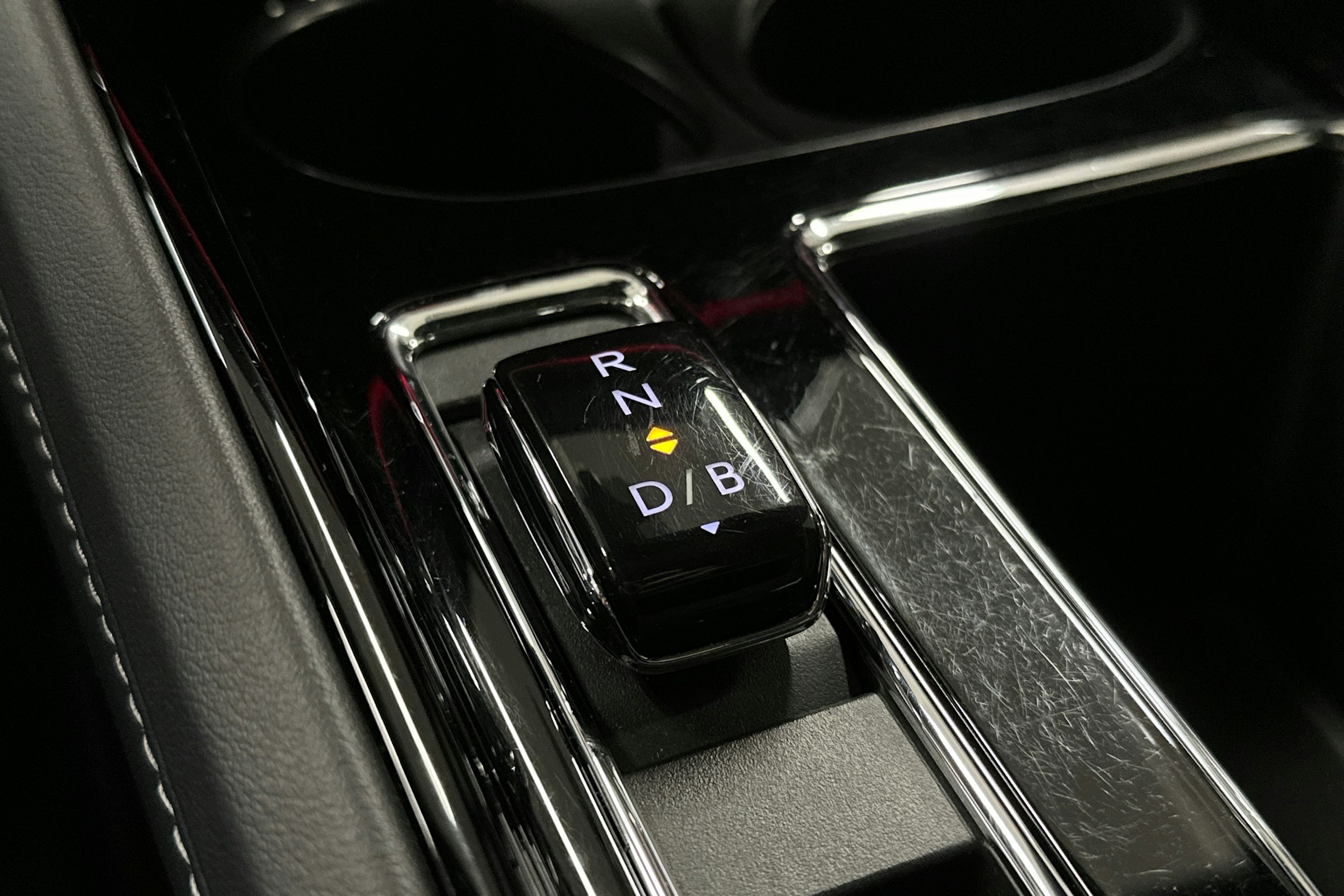 musta Skoda Enyaq 2022 kuva 31.