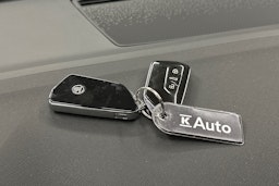 musta Skoda Enyaq 2022 kuva 33.