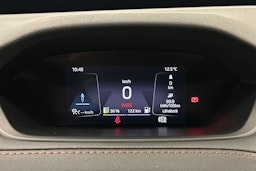 musta Skoda Enyaq 2022 kuva 26.