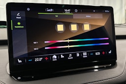 musta Skoda Enyaq 2022 kuva 33.