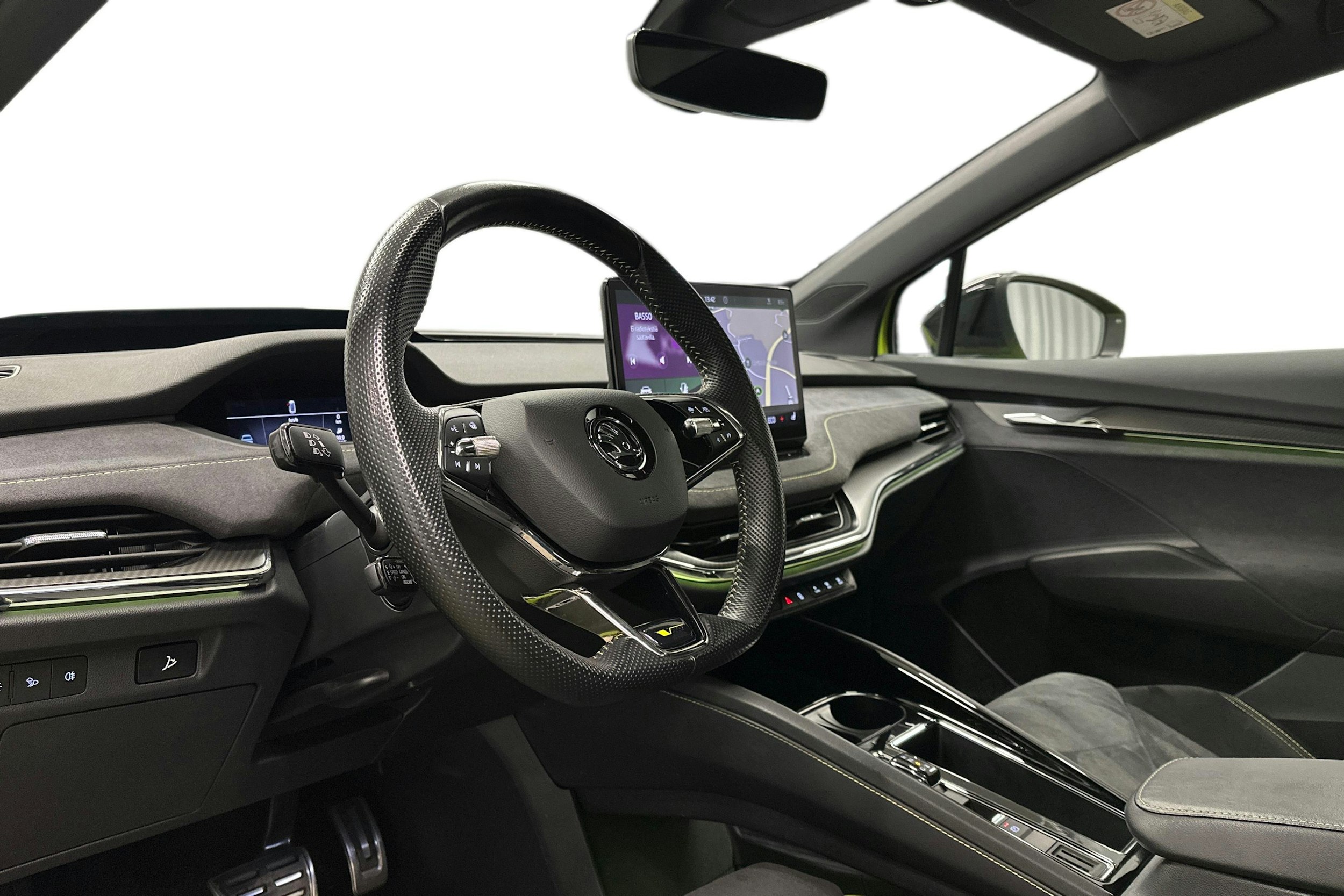 vihreä Skoda Enyaq 2022 kuva 7.