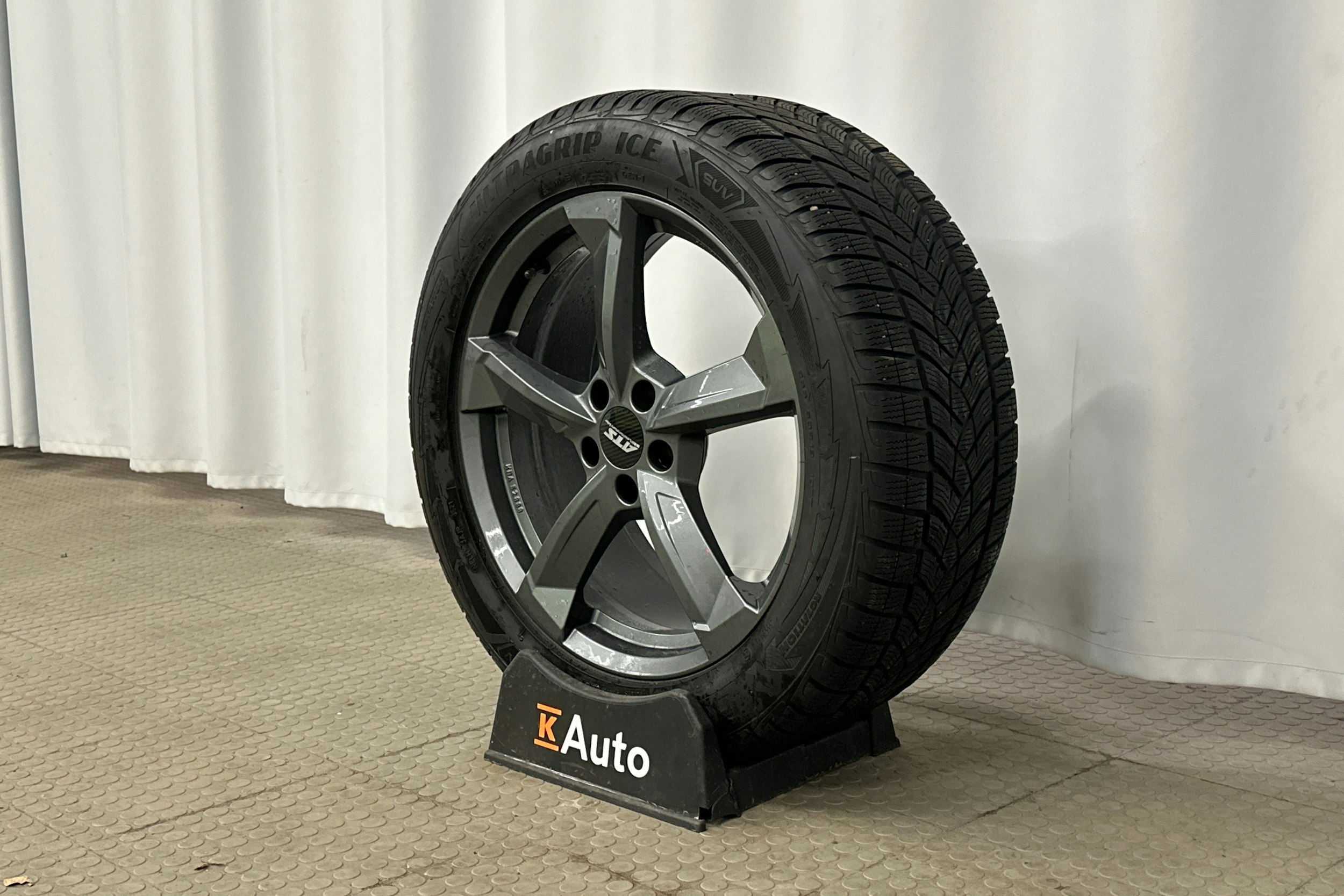 vihreä Skoda Enyaq 2022 kuva 13.