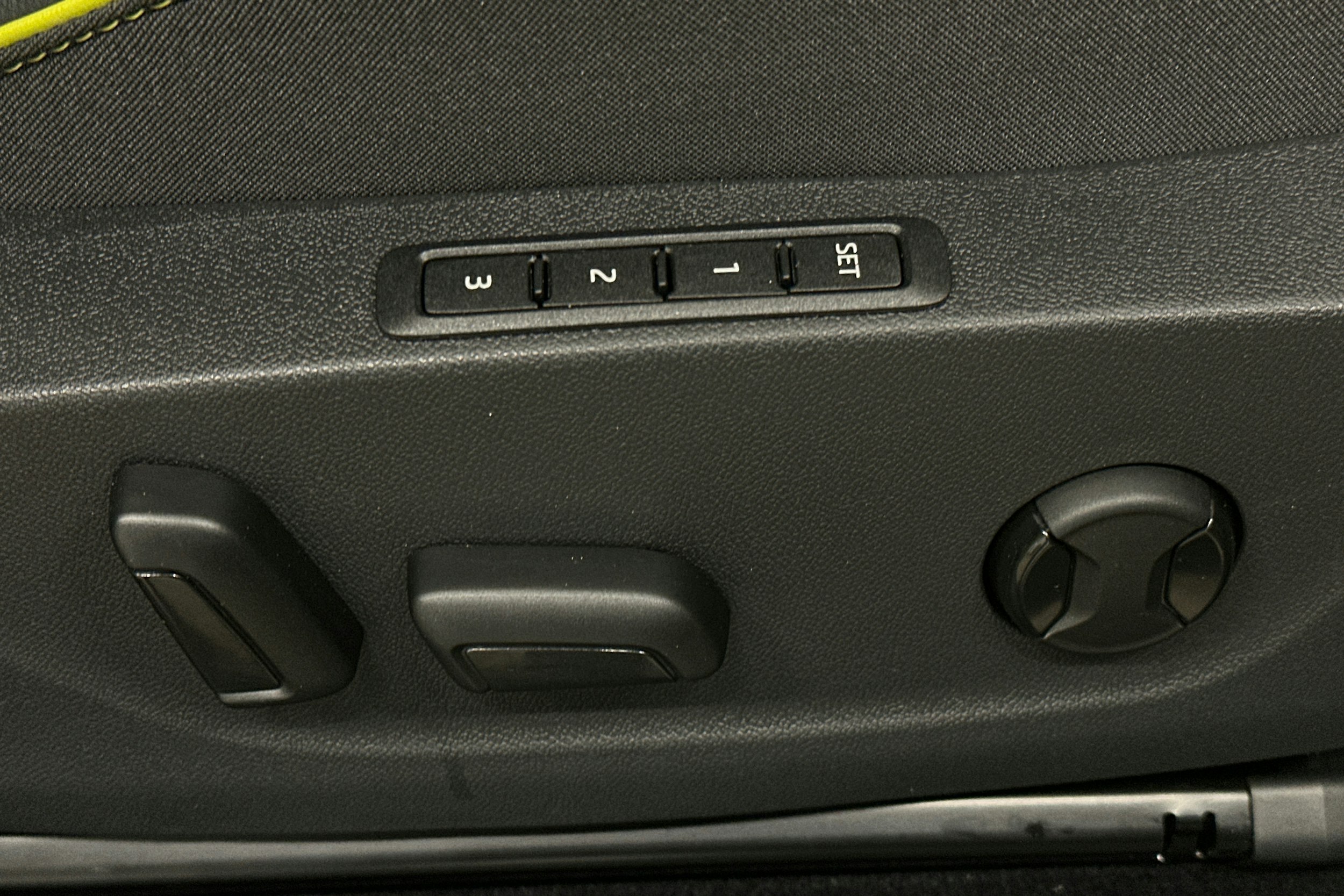 vihreä Skoda Enyaq 2022 kuva 19.