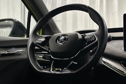 vihreä Skoda Enyaq 2022 kuva 20.