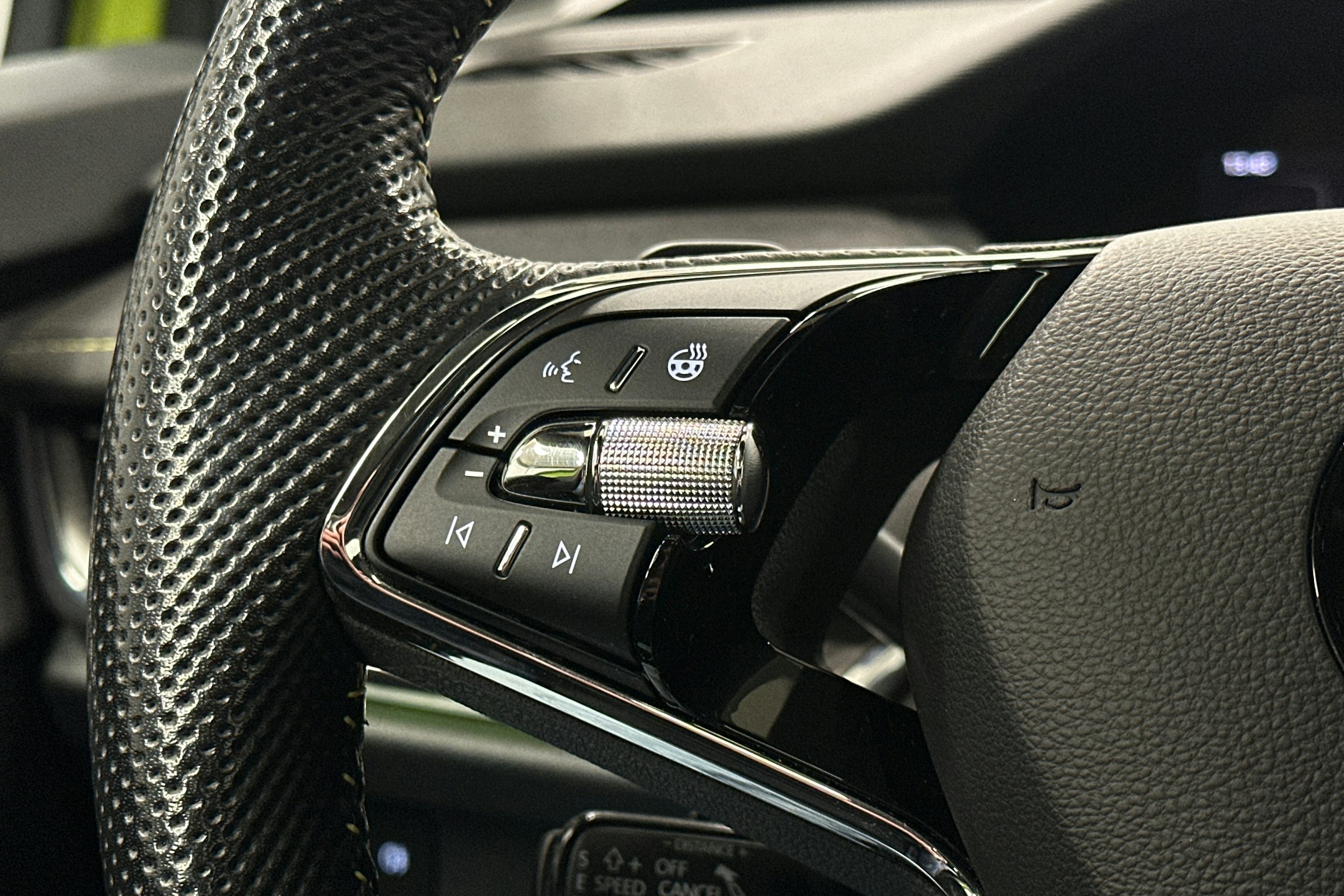 vihreä Skoda Enyaq 2022 kuva 21.