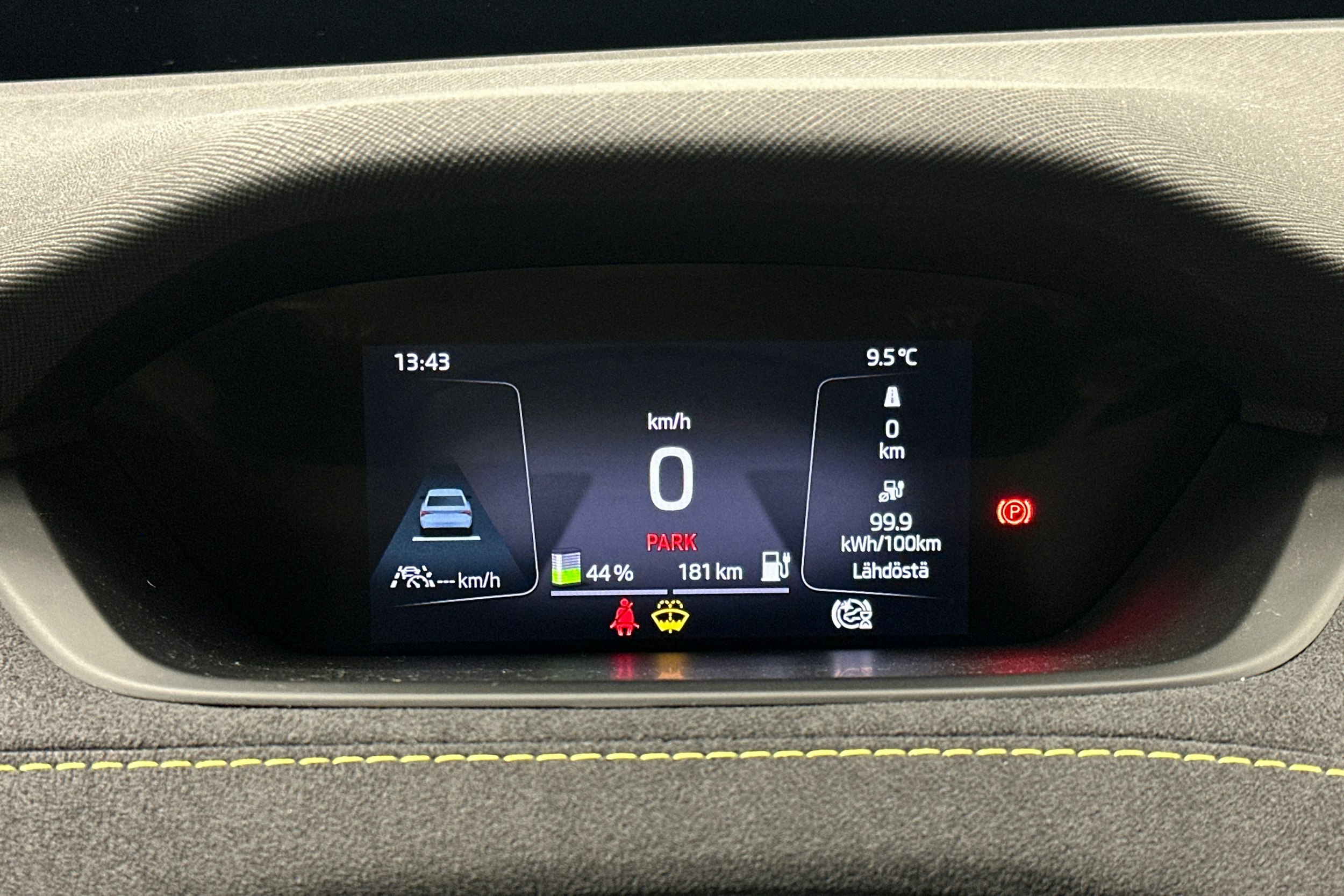 vihreä Skoda Enyaq 2022 kuva 24.