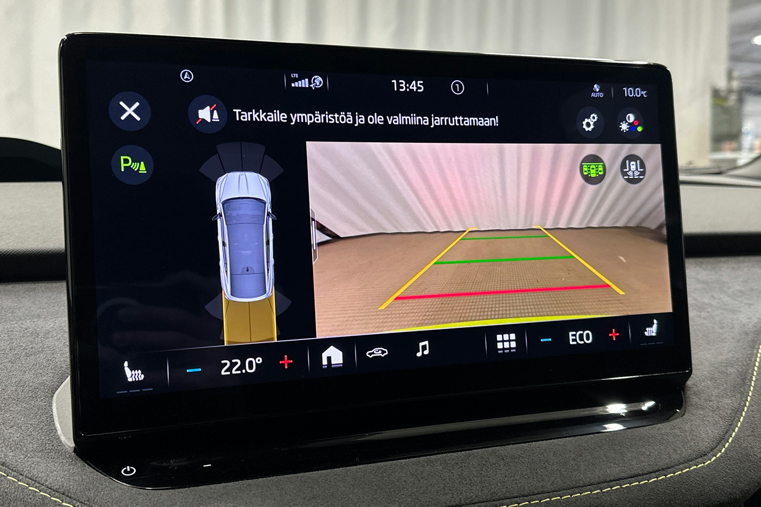 vihreä Skoda Enyaq 2022 kuva 32.