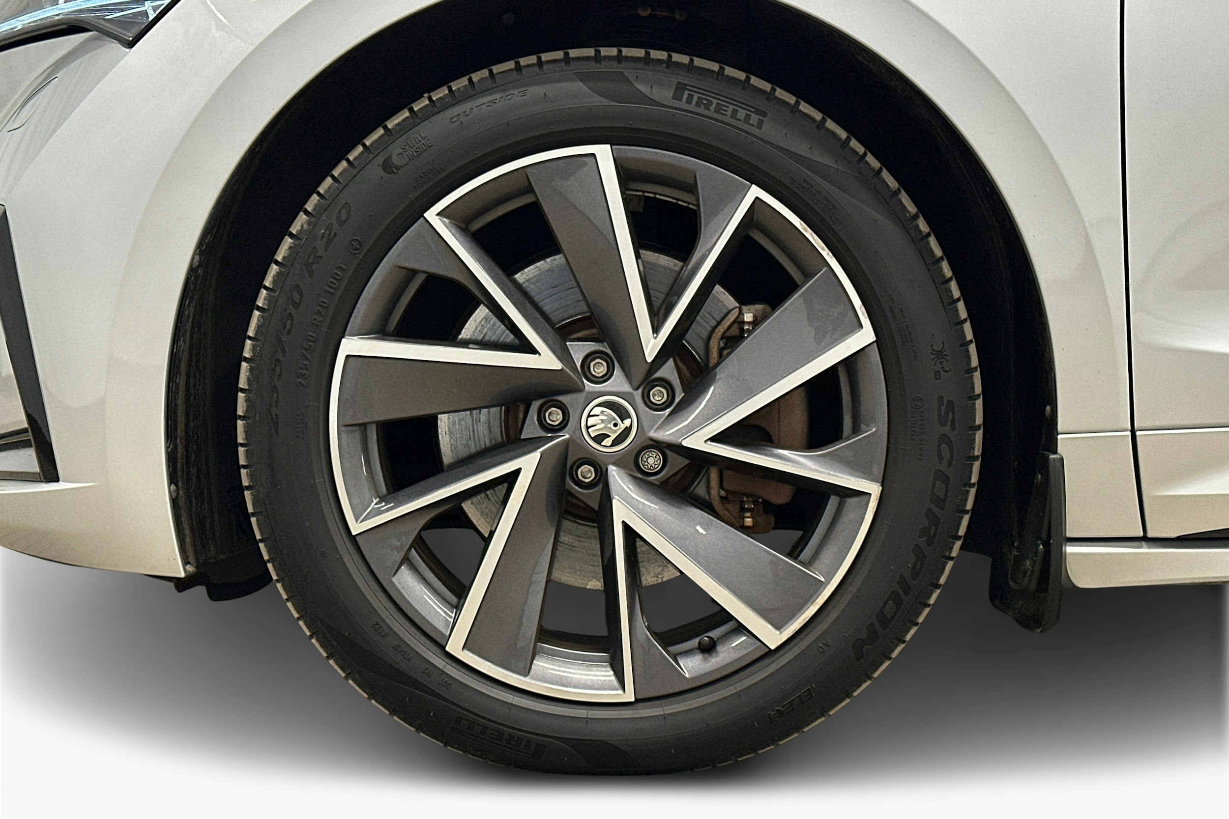 hopea Skoda Enyaq 2022 kuva 11.