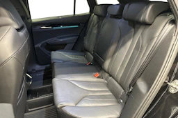 musta Skoda Enyaq 2022 kuva 8.