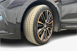 musta Skoda Enyaq 2022 kuva 9.
