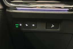 musta Skoda Enyaq 2022 kuva 14.