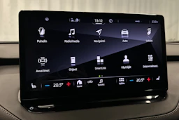 musta Skoda Enyaq 2022 kuva 18.