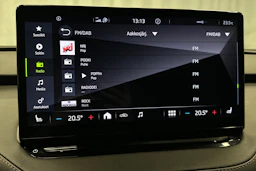 musta Skoda Enyaq 2022 kuva 21.