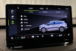 musta Skoda Enyaq 2022 kuva 24.