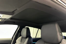 musta Skoda Enyaq 2022 kuva 37.