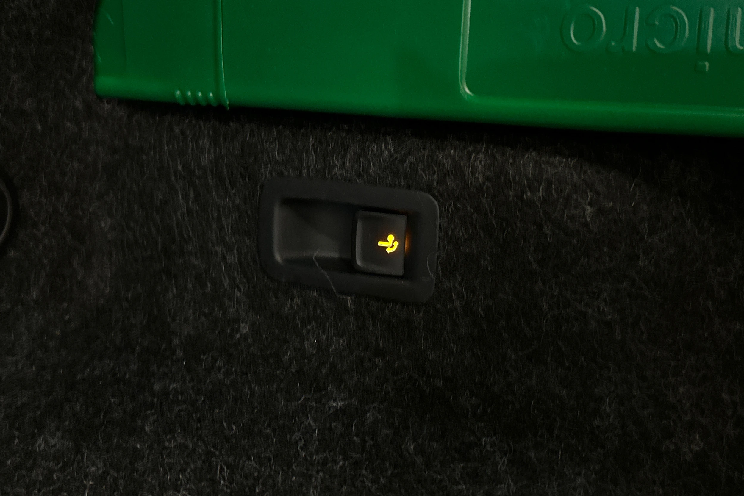 musta Skoda Enyaq 2022 kuva 40.