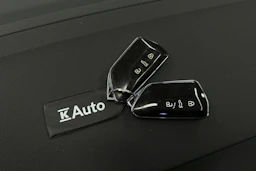 musta Skoda Enyaq 2022 kuva 43.