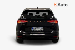 musta Skoda Enyaq 2022 kuva 3.