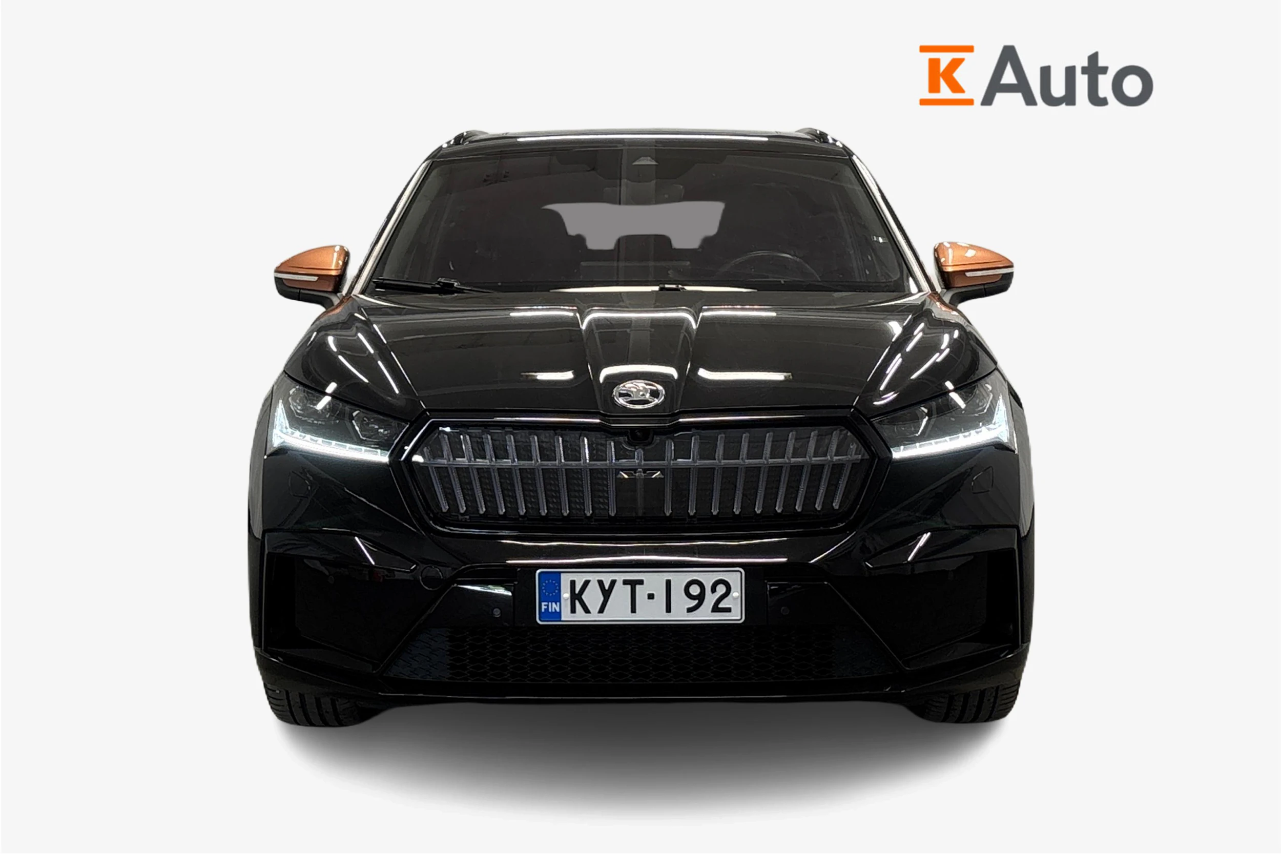 musta Skoda Enyaq 2022 kuva 4.