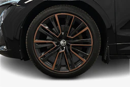 musta Skoda Enyaq 2022 kuva 9.
