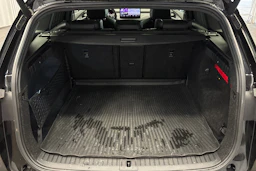 musta Skoda Enyaq 2022 kuva 11.