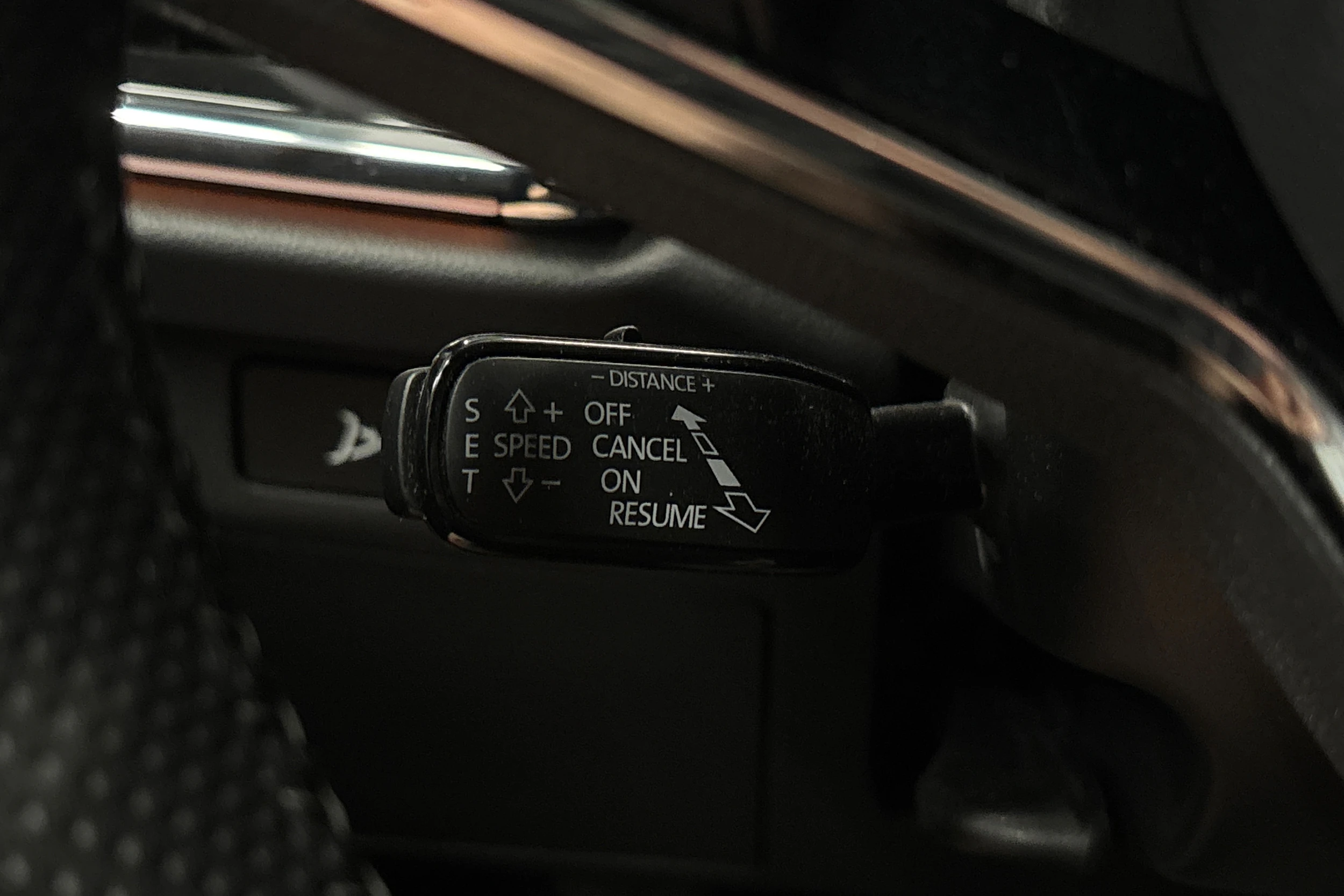 musta Skoda Enyaq 2022 kuva 22.