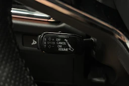 musta Skoda Enyaq 2022 kuva 22.