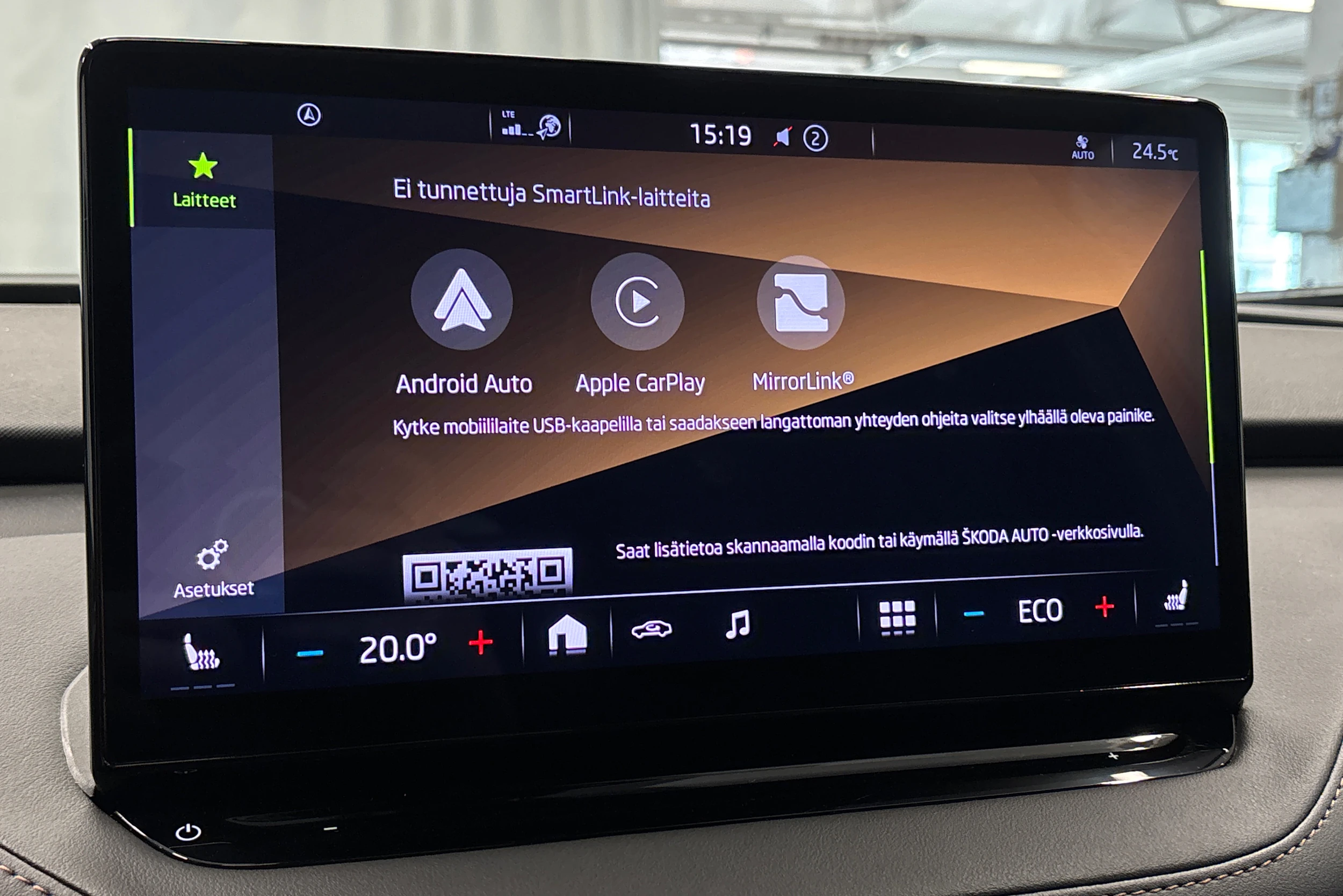 musta Skoda Enyaq 2022 kuva 27.