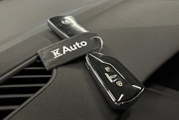 musta Skoda Enyaq 2022 kuva 36.