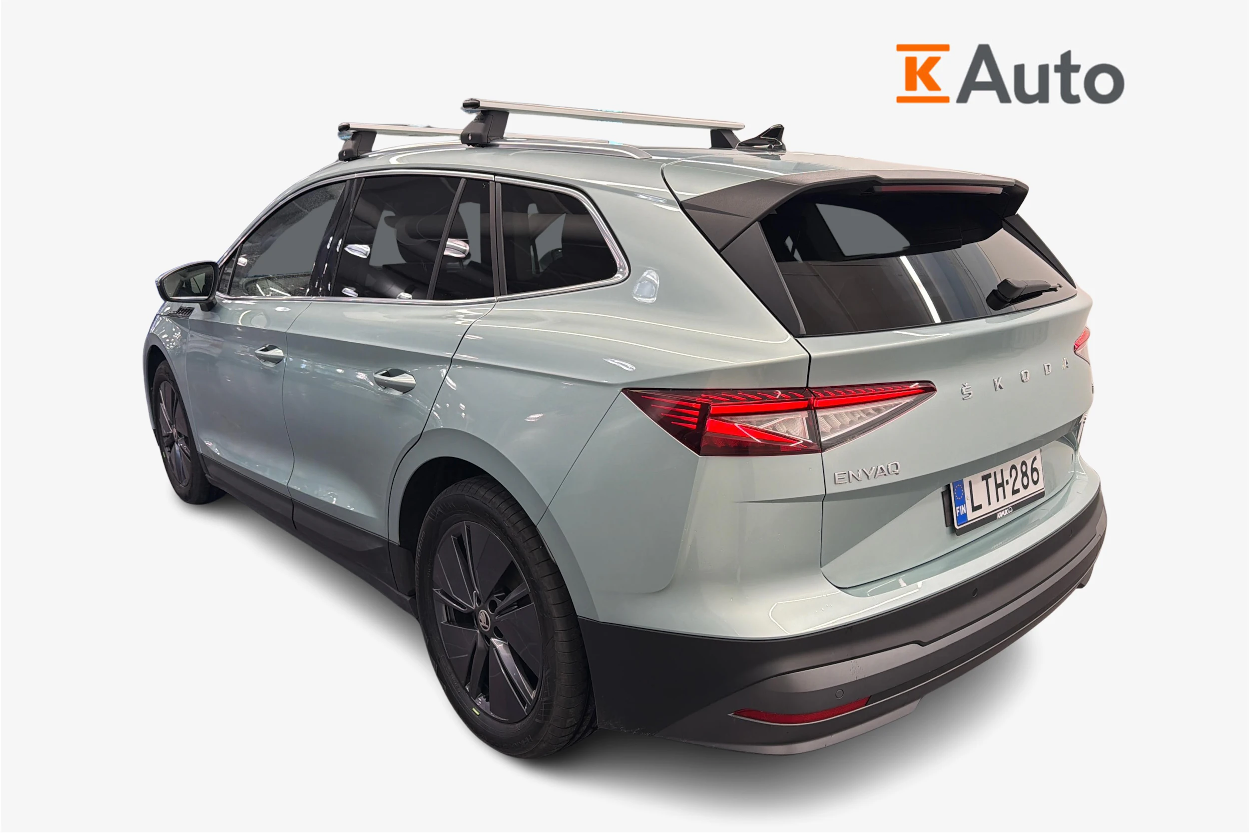 harmaa Skoda Enyaq 2022 kuva 3.