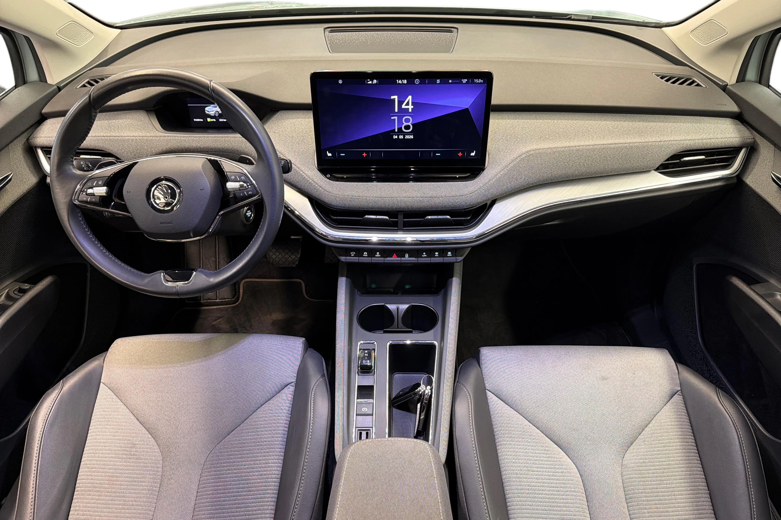 harmaa Skoda Enyaq 2022 kuva 9.