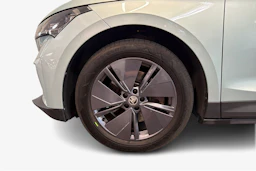 harmaa Skoda Enyaq 2022 kuva 12.