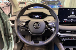 harmaa Skoda Enyaq 2022 kuva 16.