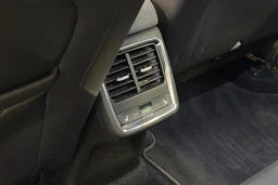 harmaa Skoda Enyaq 2022 kuva 24.