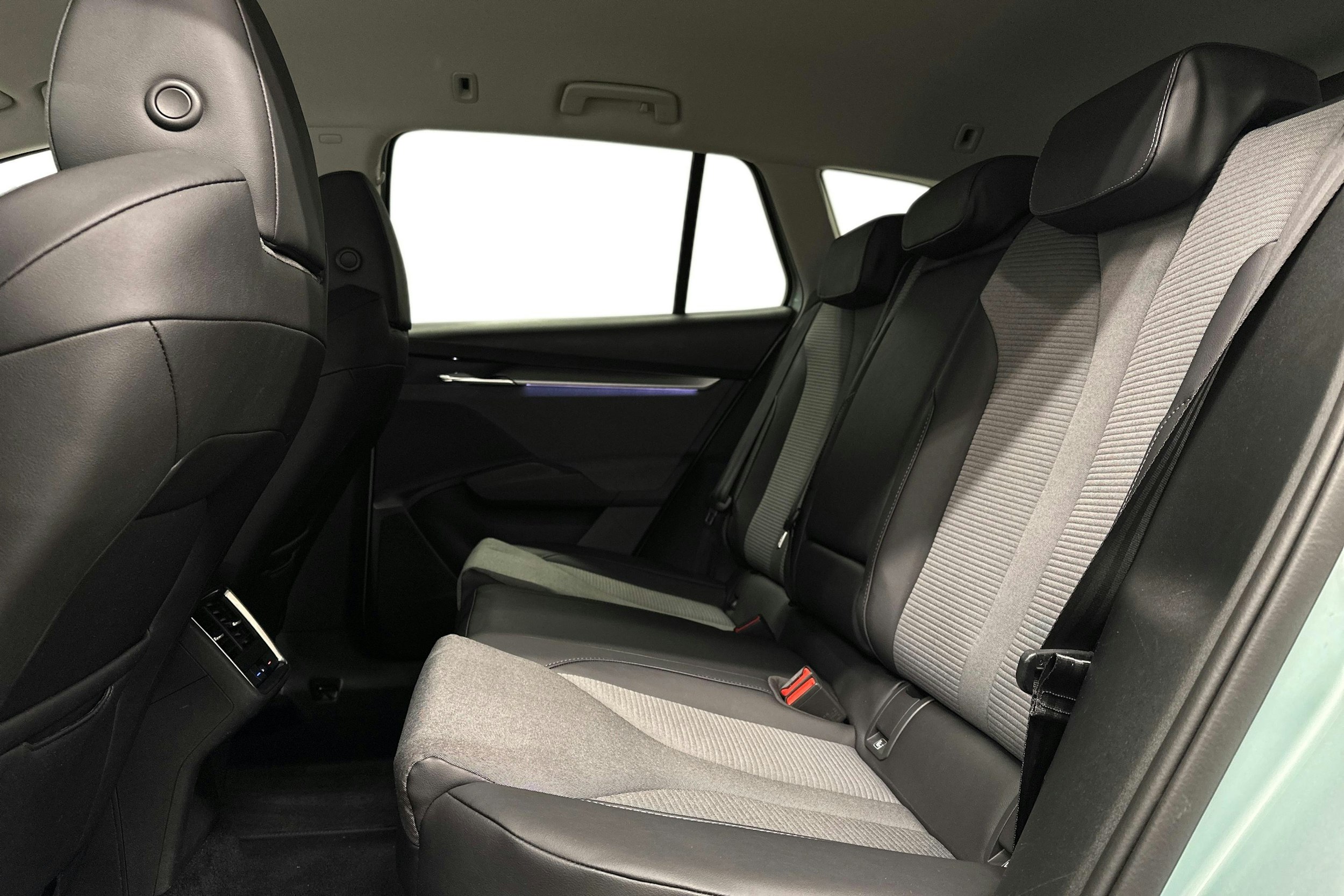 vihreä Skoda Enyaq 2022 kuva 10.