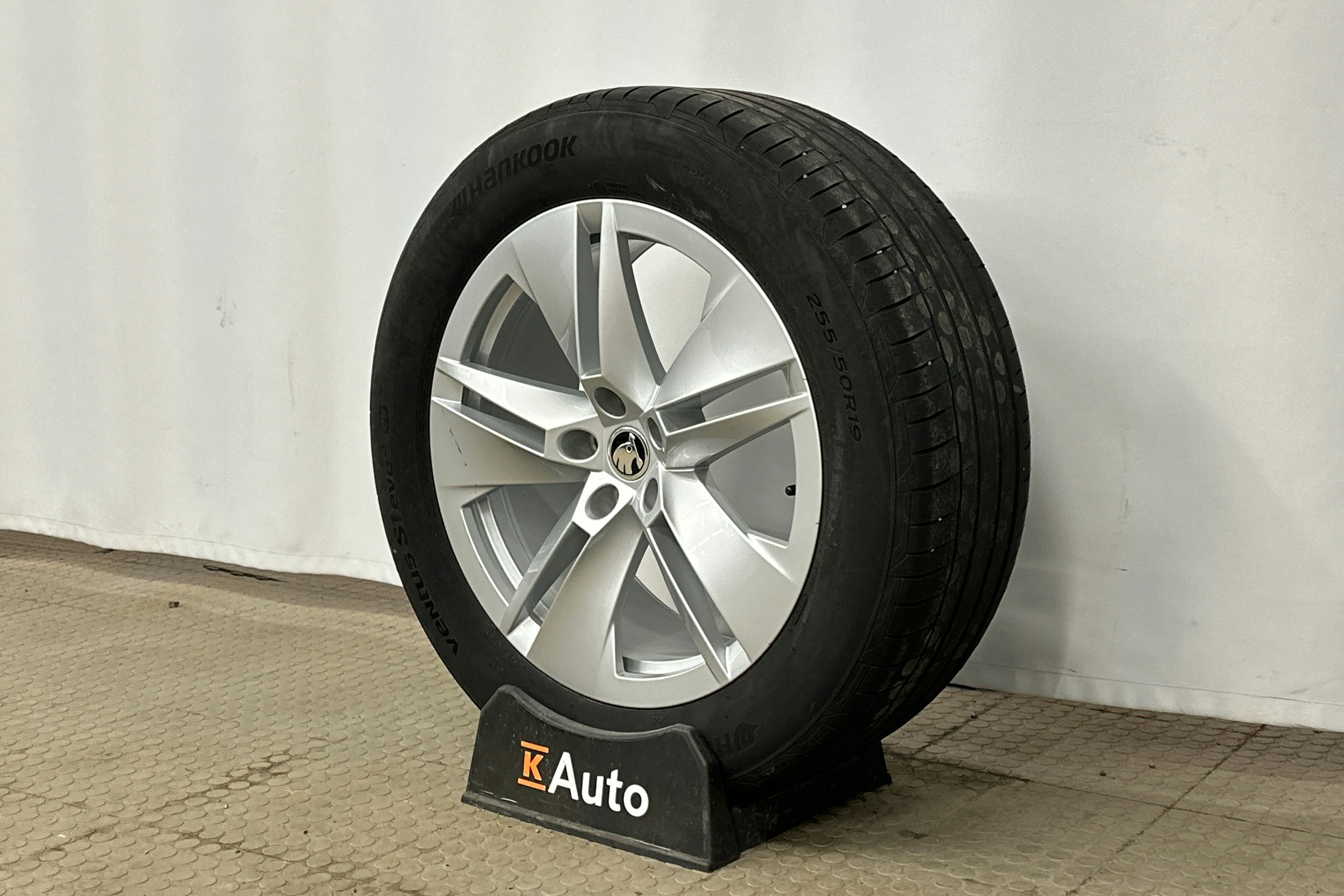 vihreä Skoda Enyaq 2022 kuva 13.