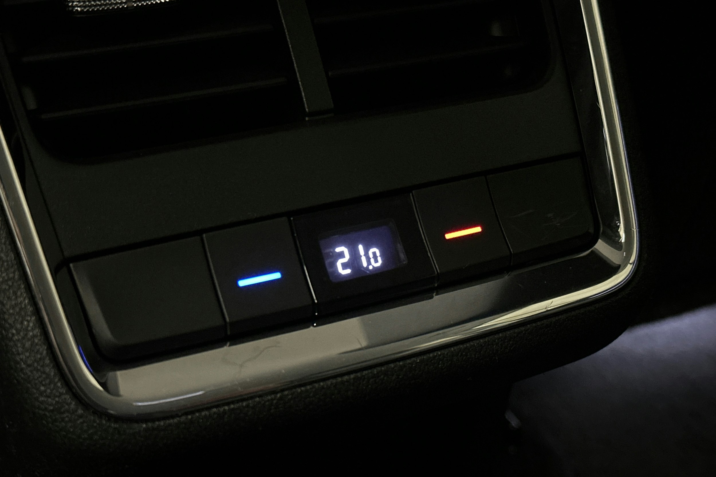 vihreä Skoda Enyaq 2022 kuva 16.