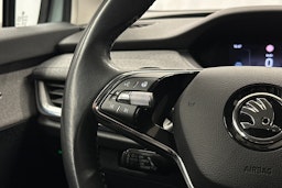 vihreä Skoda Enyaq 2022 kuva 19.