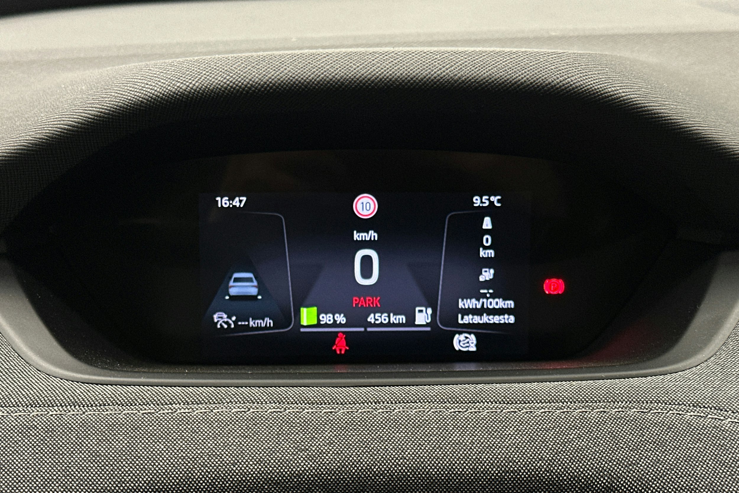 vihreä Skoda Enyaq 2022 kuva 21.