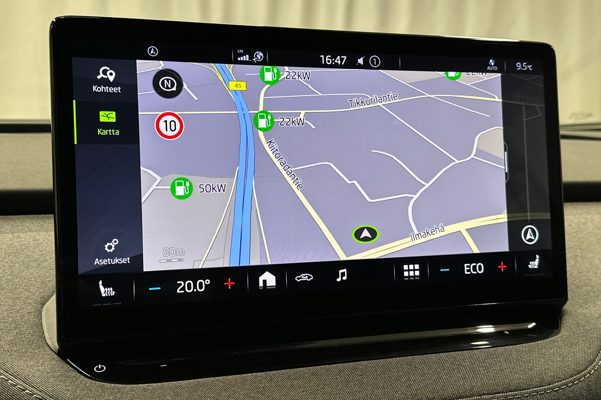 vihreä Skoda Enyaq 2022 kuva 22.