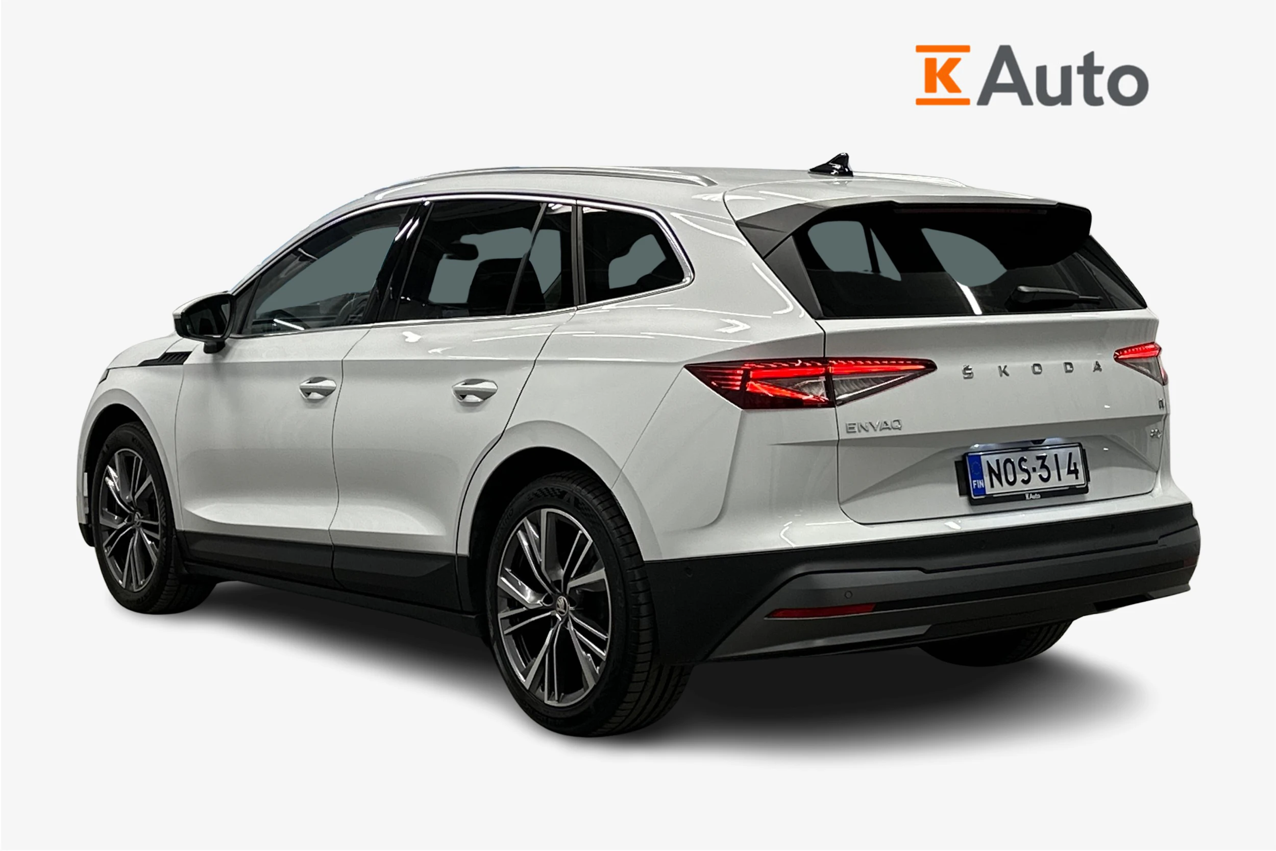 valkoinen Skoda Enyaq 2022 kuva 2.