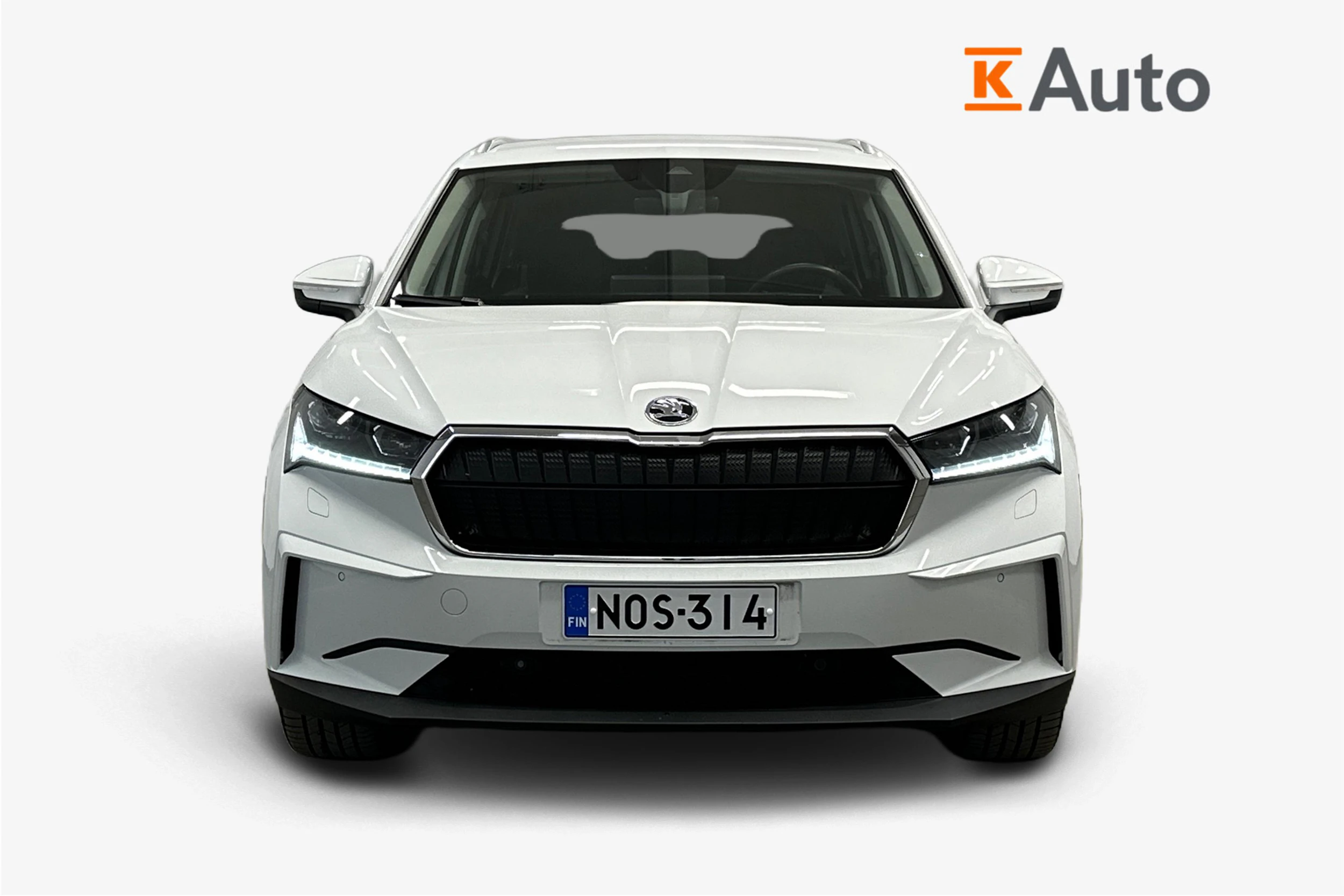 valkoinen Skoda Enyaq 2022 kuva 4.