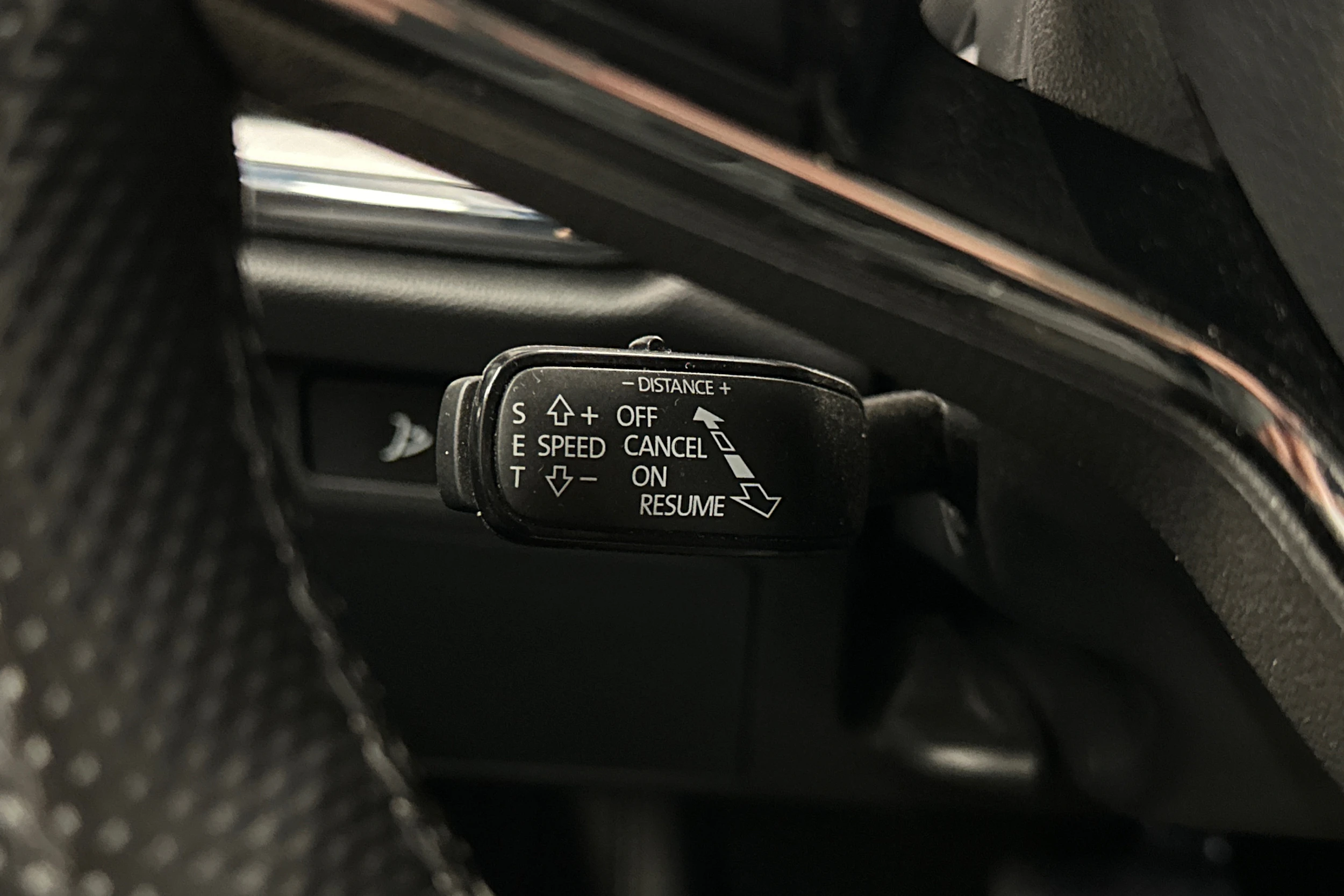 valkoinen Skoda Enyaq 2022 kuva 19.