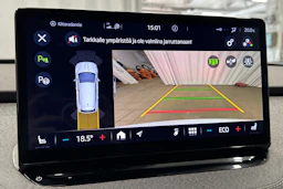 valkoinen Skoda Enyaq 2022 kuva 27.
