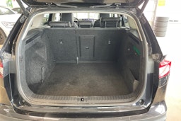 musta Skoda Enyaq 2022 kuva 11.